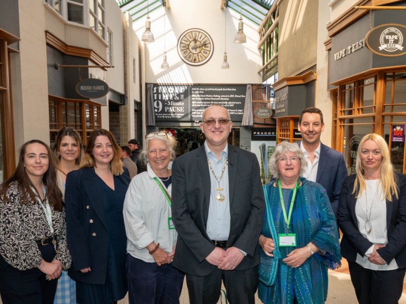 Stopped clock installation pays tribute to the history of “Stroud Time”
